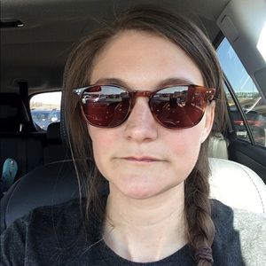 Meet your Posher, Melissa